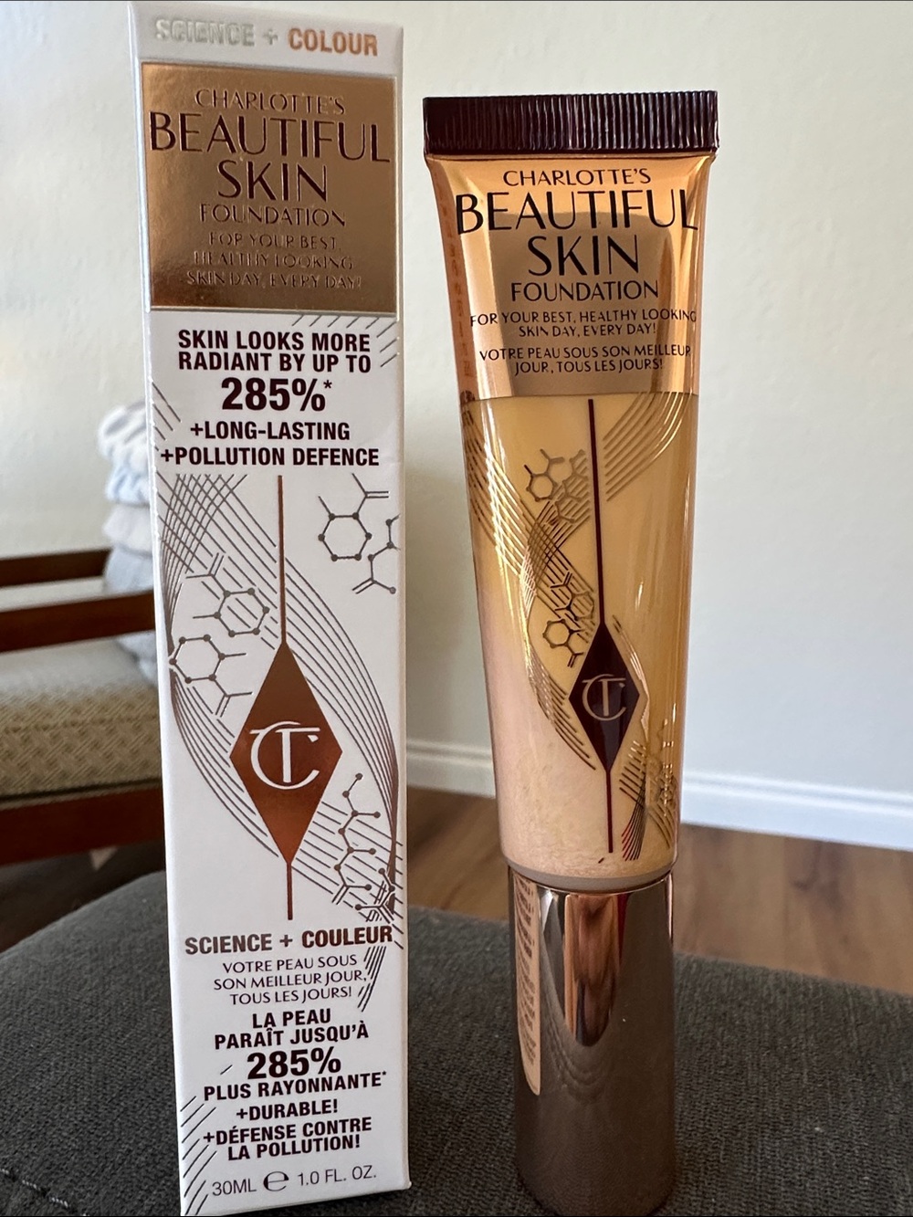 NIB Charlotte Tilbury 7 beautiful skin foundation - 1 neutral